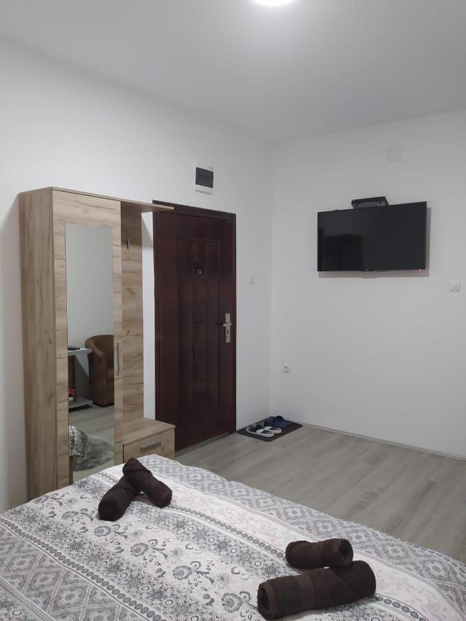 Lotus House Appartement Zrenjanin Buitenkant foto