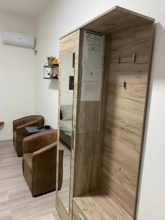 Lotus House Appartement Zrenjanin Buitenkant foto