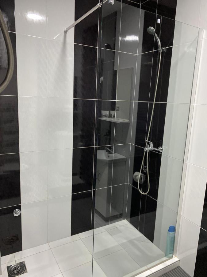Lotus House Appartement Zrenjanin Buitenkant foto