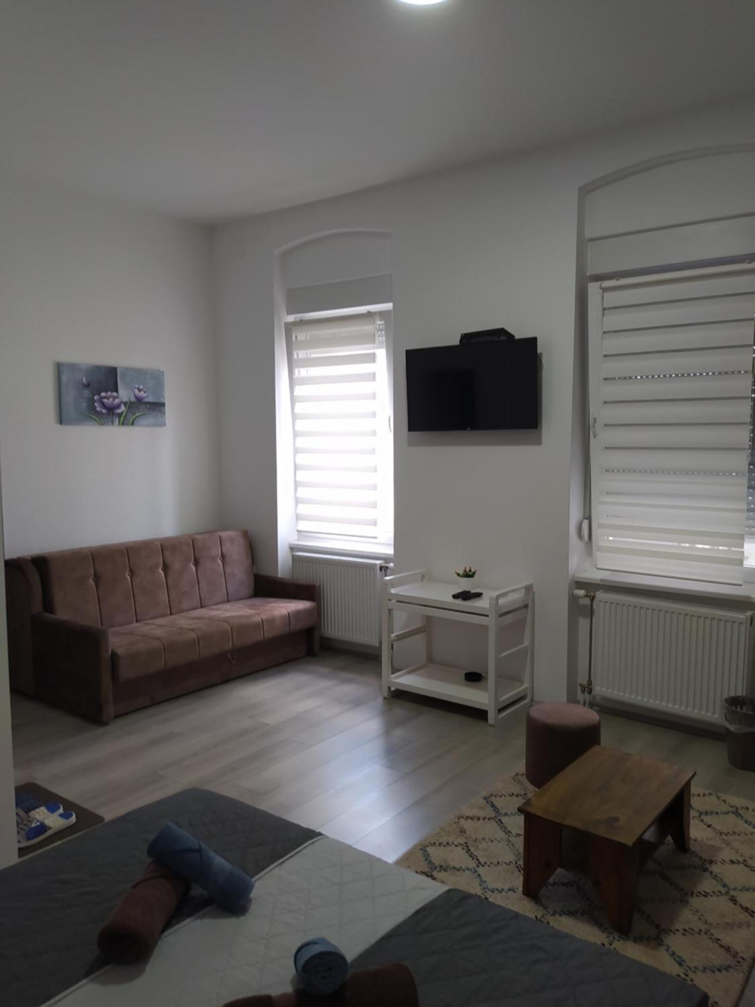 Lotus House Appartement Zrenjanin Buitenkant foto