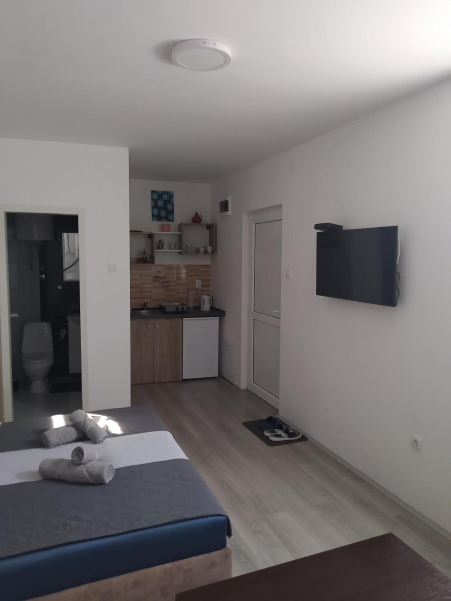 Lotus House Appartement Zrenjanin Buitenkant foto