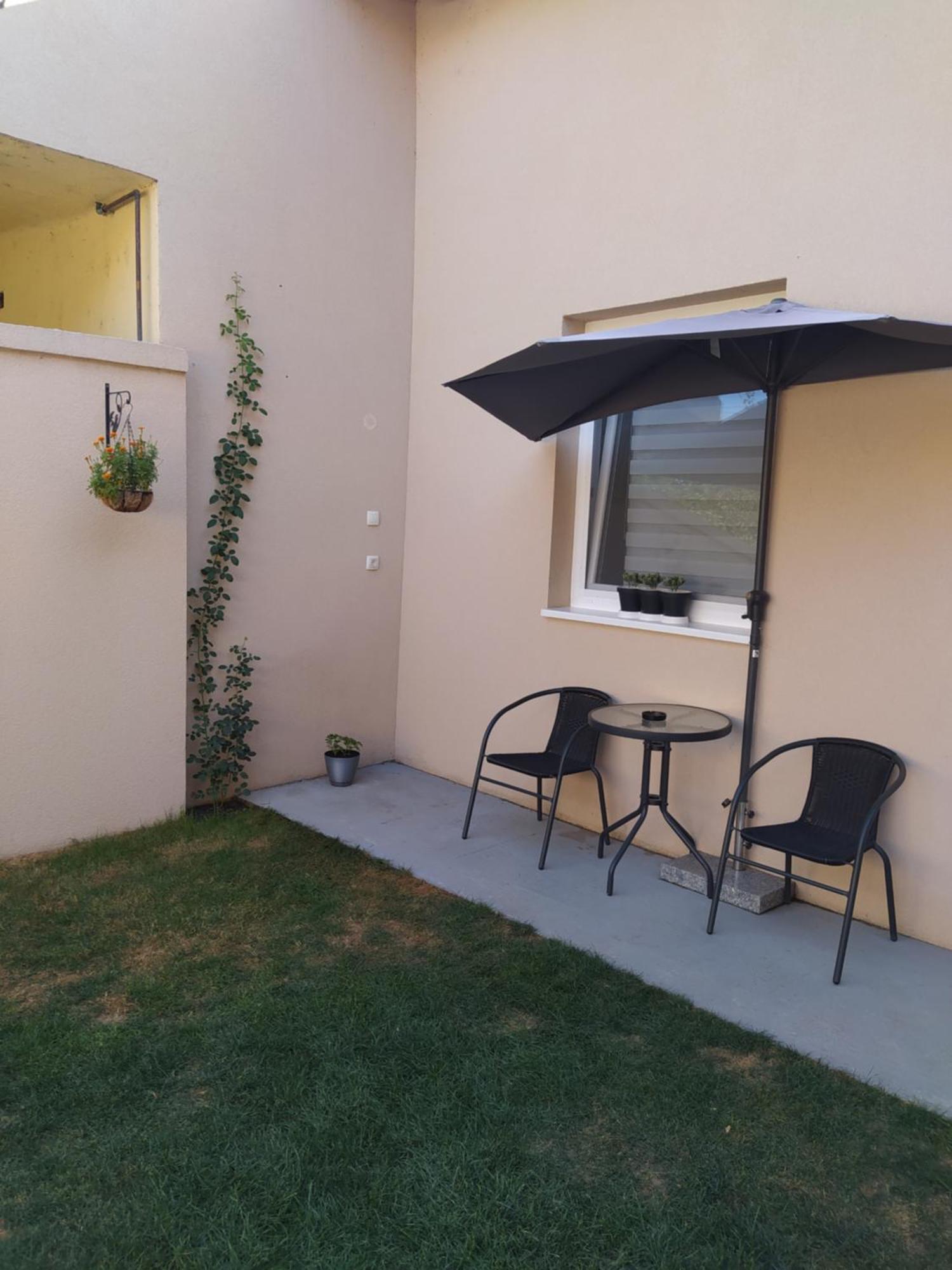 Lotus House Appartement Zrenjanin Buitenkant foto